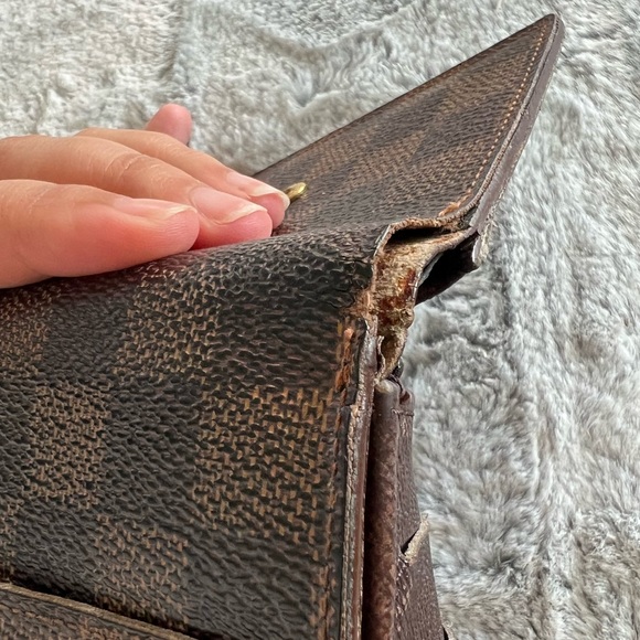 Authentic Louis Vuitton damier ebene Elise Trifold Coin wallet - Picture 8 of 10